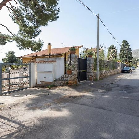 Casa In Villa A Mondello-700M Dal Mare 巴勒莫 外观 照片