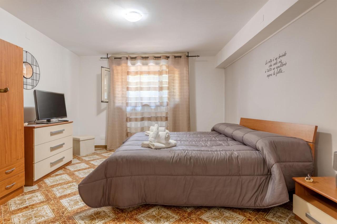 Casa In Villa A Mondello-700M Dal Mare 巴勒莫 外观 照片