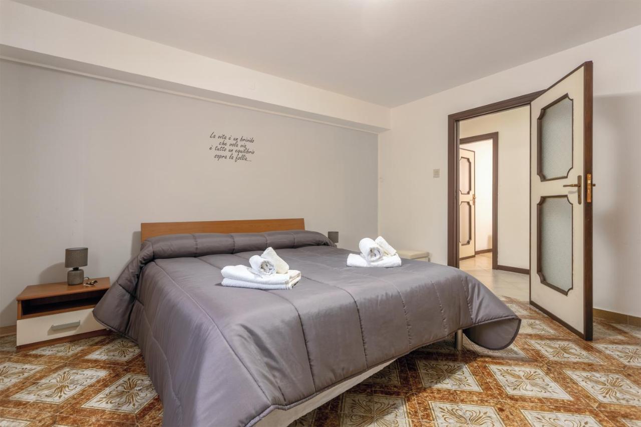 Casa In Villa A Mondello-700M Dal Mare 巴勒莫 外观 照片