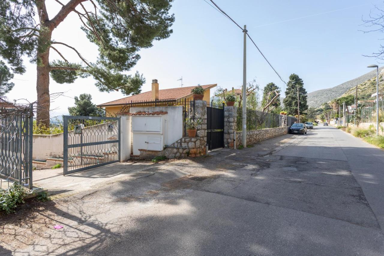 Casa In Villa A Mondello-700M Dal Mare 巴勒莫 外观 照片