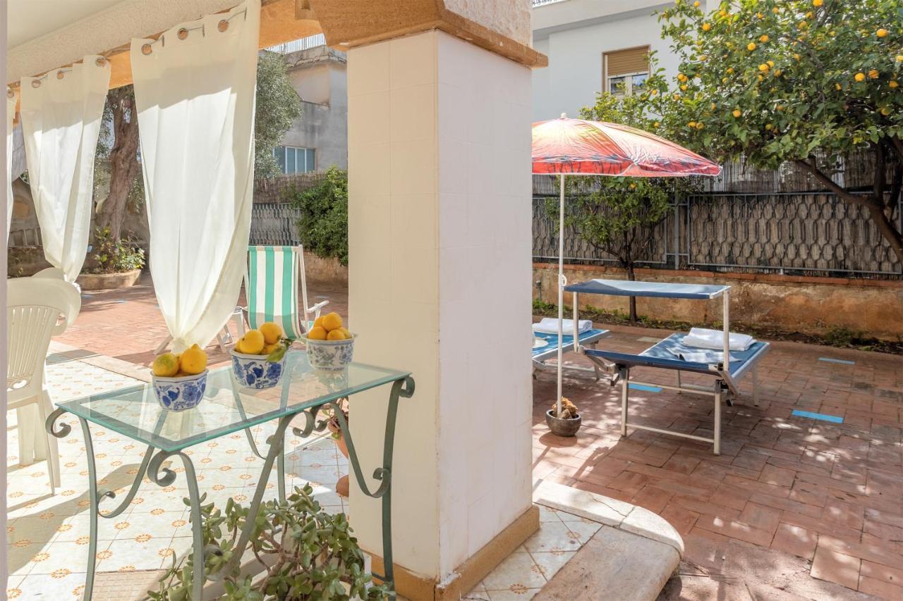 Casa In Villa A Mondello-700M Dal Mare 巴勒莫 外观 照片